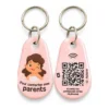 Badge NFC pour enfant rose, avec QR Code vers les coordonnées des parents