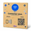 Plaque NFC et QR code pour partage du Wi-Fi, format 12 × 12 cm en bois, modèle générique prêt à poser